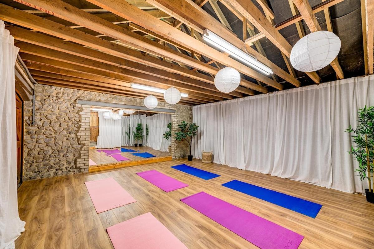 Central Malham Wellbeing Escape Hot Tub & Studio Exterior photo