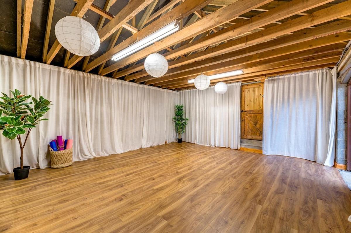Central Malham Wellbeing Escape Hot Tub & Studio Exterior photo