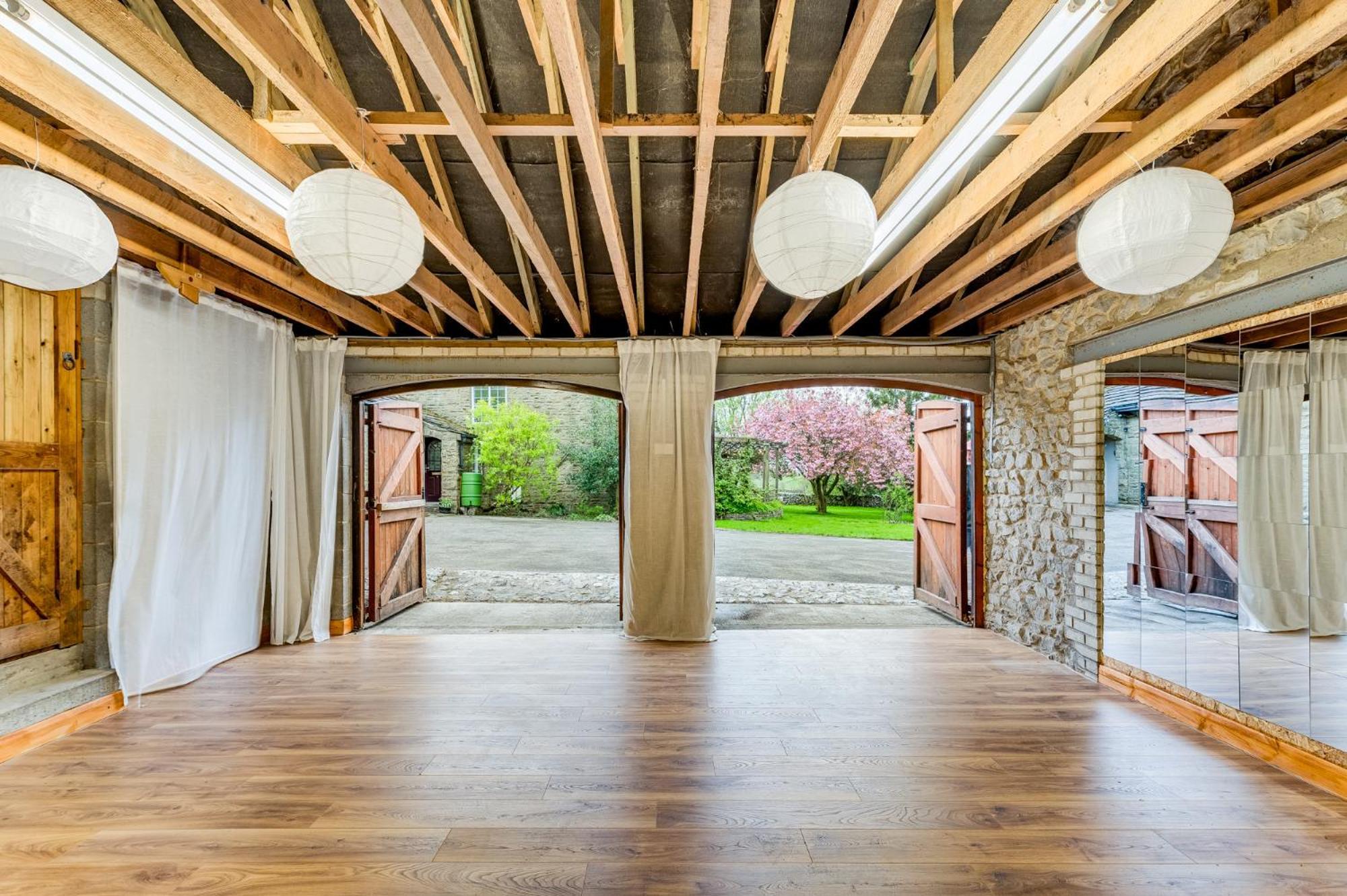 Central Malham, Sleeps 2, Private Hot Tub, Yoga Studio Exterior photo